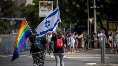 İsrail LGBTQ çətiri org.  LGBTQ fəallarını HƏMAS cinayətlərini pisləməyə çağırır