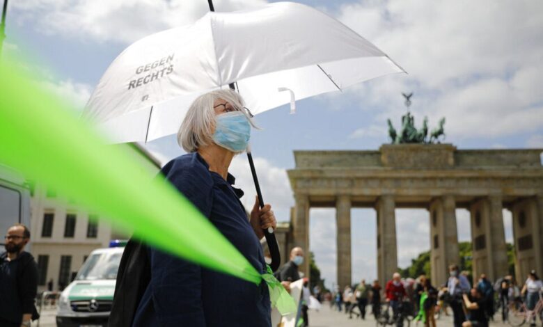 Deutsche „Omas gegen Rechts“-Proteste vor den Landtagswahlen