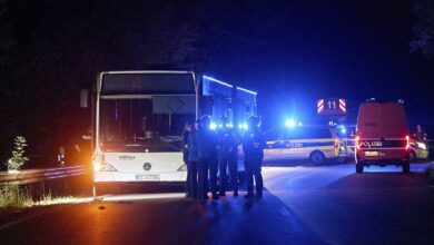 Frau ersticht und verletzt sechs Menschen in Bus in Siegen