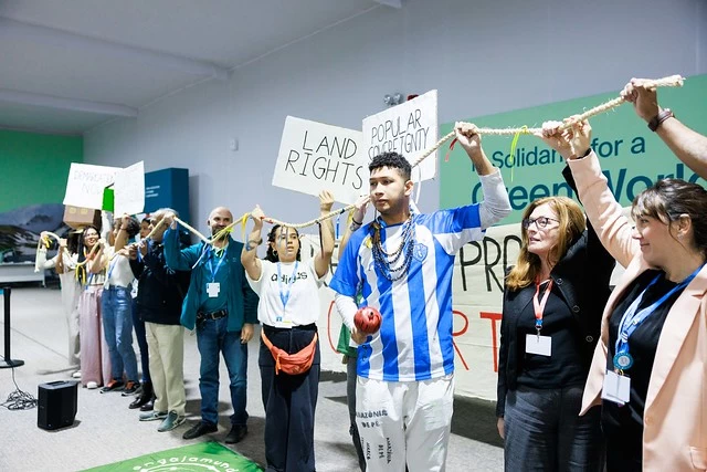 Ökoaktivisten protestierten auf der COP29